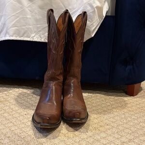 Women’s pointed western boots EUC lucchese